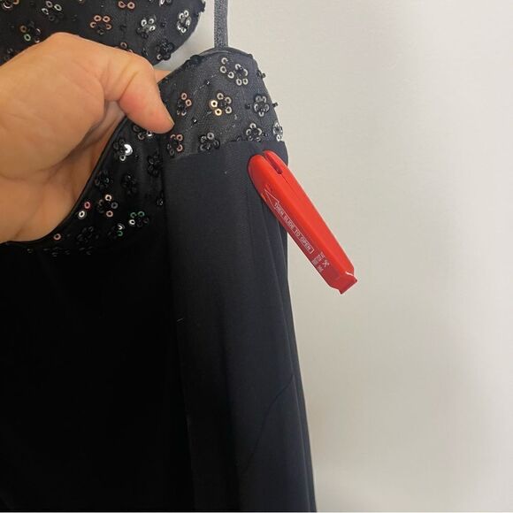 Mac Duggal Black Sequin Sleeveless Formal Evening Gown Special Occasion  Dress - Picture 11 of 14